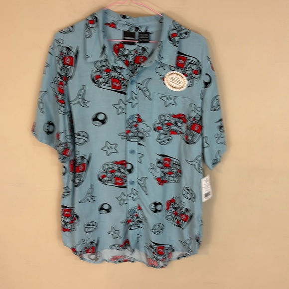 Mario kart Blue and Red Button Down Shirt Size Youth XL NWT - Picture 1 of 12